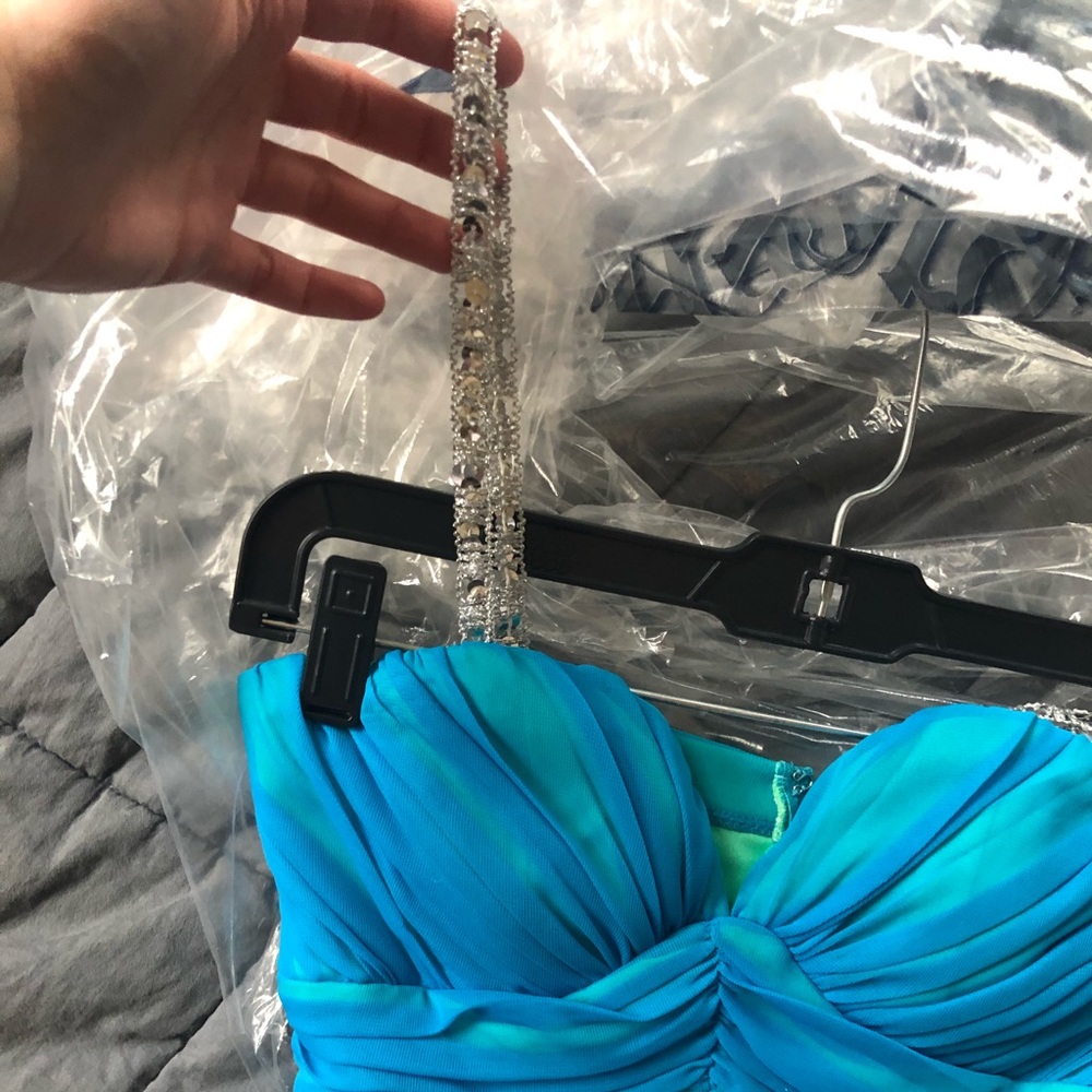 Prom Dress - Picture 4 of 7